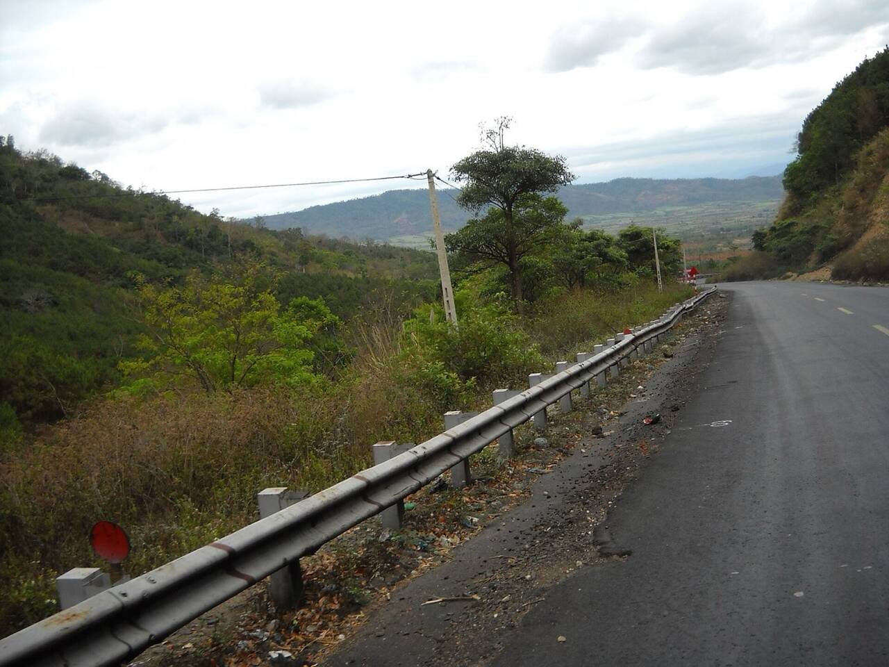 A stretch of Mang Yang Pass in Gia Lai with mountains on both sides